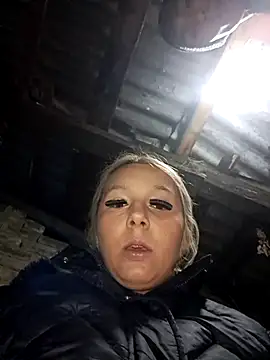 Snapshot of hotamanda01 chatting on 11-13-25, 08:41 hotamanda01 online show from 11-13-25, 08:41