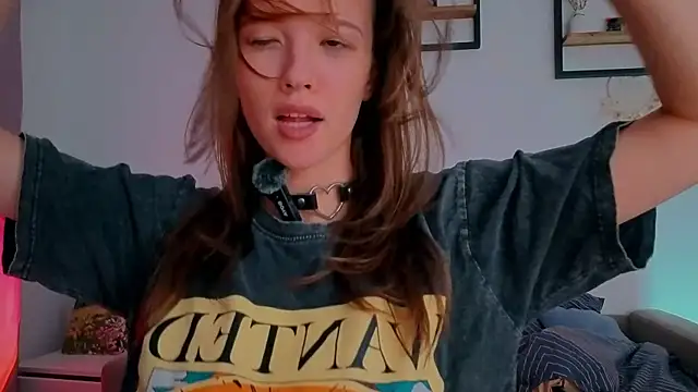Snapshot of DemiDee chatting on 06-23-26, 08:51 DemiDee online show from 06-23-26, 08:51