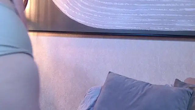 lissa palmer online show from 11-17-25, 03:23