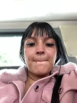 Dulce  Boyd online show from 11-26-25, 01:34