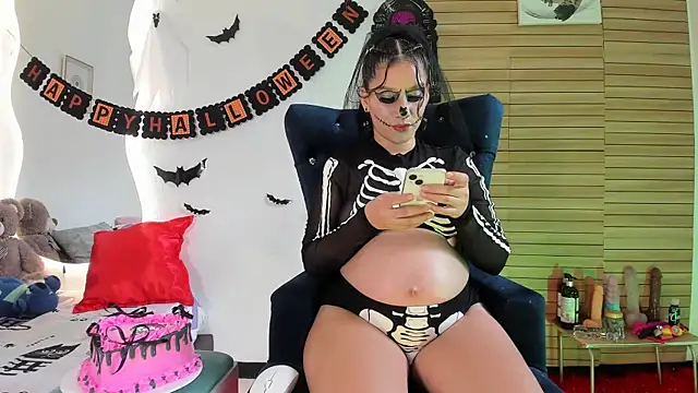 Abbiee 8 online show from 10-31-25, 03:57