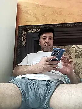 innocentboy1987 online show from 05-18-26, 09:37