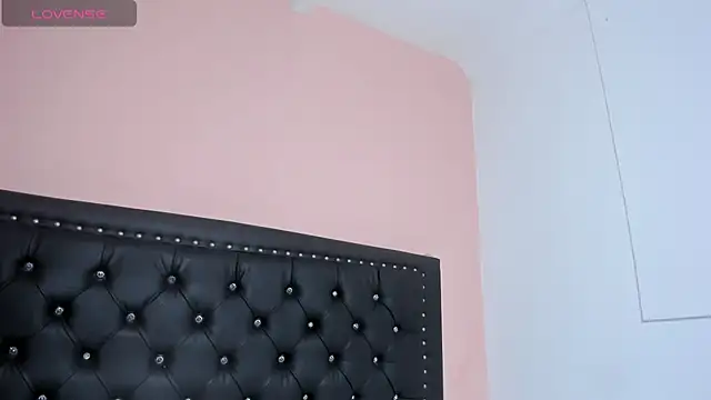 Snapshot of nina_caster chatting on 02-12-25, 03:51 nina caster online show from 02-12-25, 03:51