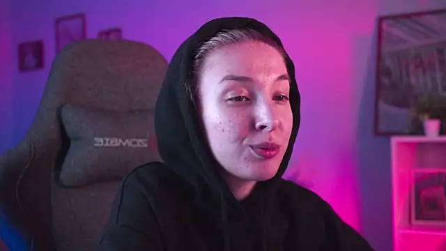 PhilippaAdamas online show from 02-23-25, 09:00