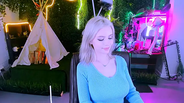 LeonaStane online show from 02-13-25, 08:13