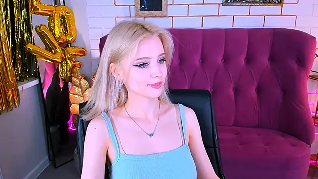 LeonaStane online show from 09-19-25, 05:02