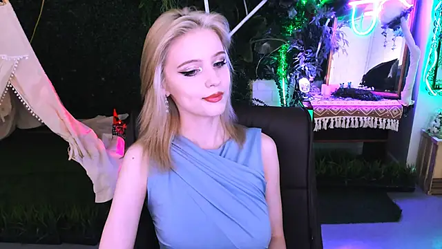 LeonaStane online show from 11-28-25, 05:59