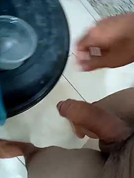 Snapshot of garoto-pirocudo chatting on 03-14-25, 03:37 garoto-pirocudo online show from 03-14-25, 03:37