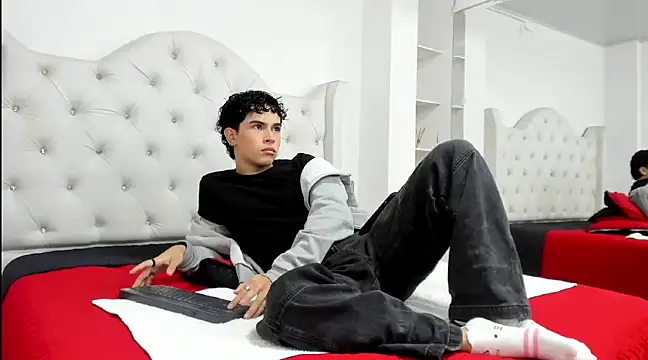 Aiiden 15 online show from 02-24-25, 03:09