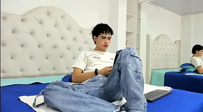 Aiiden 15 online show from 03-01-25, 02:34