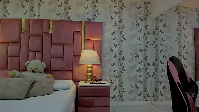 ArianaFranco online show from 03-06-26, 01:07