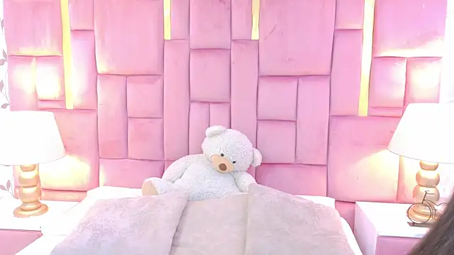 ArianaFranco online show from 05-19-26, 01:17