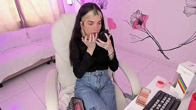 Isabela Fiorelli online show from 09-27-25, 05:18