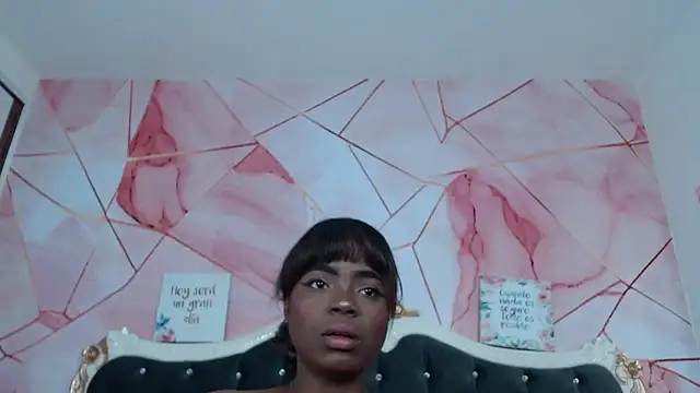 LindaBird online show from 10-31-25, 12:17