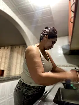 Carola-Ross online show from 10-25-25, 07:08