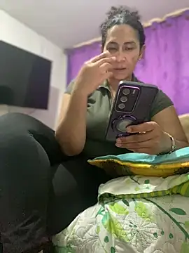 Carola-Ross online show from 04-16-26, 05:47