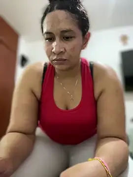 Snapshot of Carola-Ross chatting on 04-21-26, 05:28 Carola-Ross online show from 04-21-26, 05:28