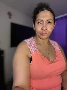 Snapshot of Carola-Ross chatting on 05-29-26, 04:49 Carola-Ross online show from 05-29-26, 04:49