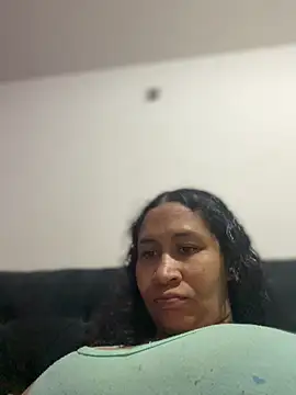 Snapshot of Carola-Ross chatting on 06-03-26, 01:03 Carola-Ross online show from 06-03-26, 01:03
