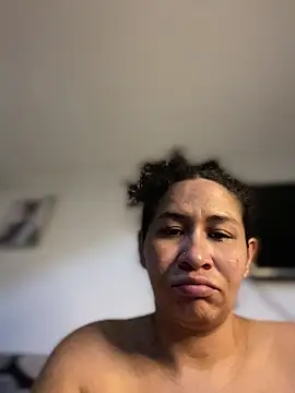 Snapshot of Carola-Ross chatting on 06-06-26, 01:38 Carola-Ross online show from 06-06-26, 01:38