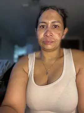 Snapshot of Carola-Ross chatting on 06-11-26, 12:25 Carola-Ross online show from 06-11-26, 12:25