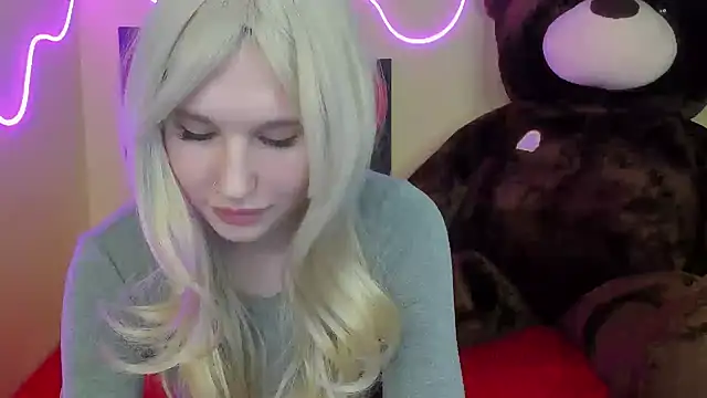 EvelinaLuu online show from 02-21-25, 01:11