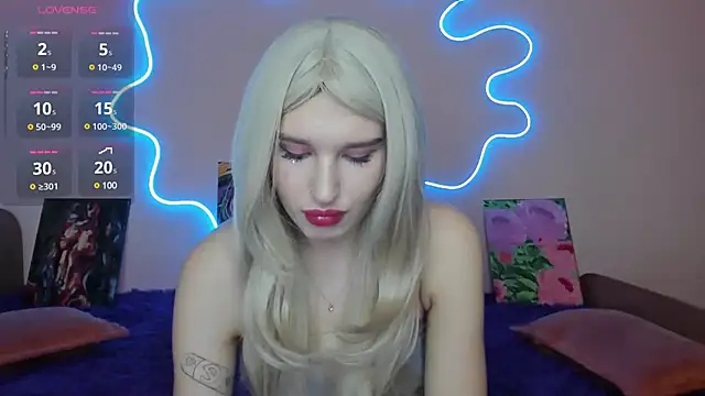 EvelinaLuu online show from 03-04-25, 01:12