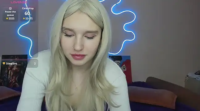 EvelinaLuu online show from 03-07-25, 01:20