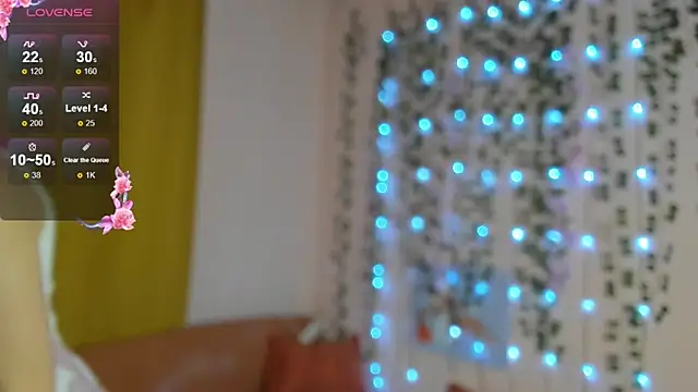 Snapshot of EvelinaLuu chatting on 11-27-25, 02:24 EvelinaLuu online show from 11-27-25, 02:24