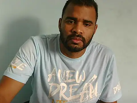 Snapshot of YOX22 chatting on 09-23-25, 01:47 YOX22 online show from 09-23-25, 01:47