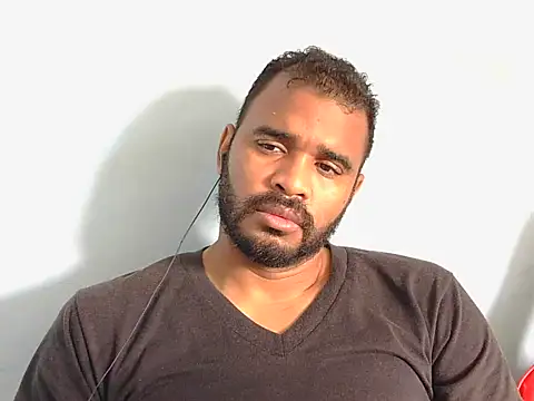 Snapshot of YOX22 chatting on 09-29-25, 02:00 YOX22 online show from 09-29-25, 02:00