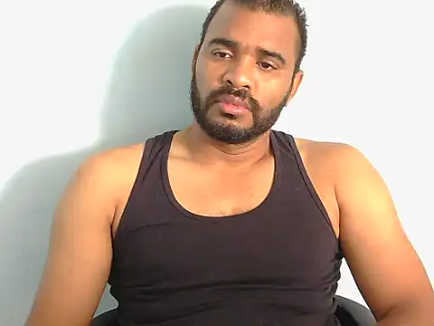 Snapshot of YOX22 chatting on 10-02-25, 01:51 YOX22 online show from 10-02-25, 01:51