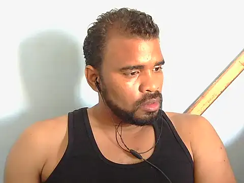 Snapshot of YOX22 chatting on 10-25-25, 09:31 YOX22 online show from 10-25-25, 09:31