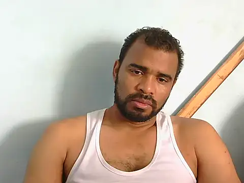 Snapshot of YOX22 chatting on 10-30-25, 01:23 YOX22 online show from 10-30-25, 01:23