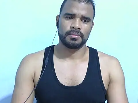 Snapshot of YOX22 chatting on 11-20-25, 05:40 YOX22 online show from 11-20-25, 05:40