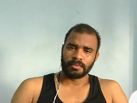 Snapshot of YOX22 chatting on 02-05-26, 01:49 YOX22 online show from 02-05-26, 01:49