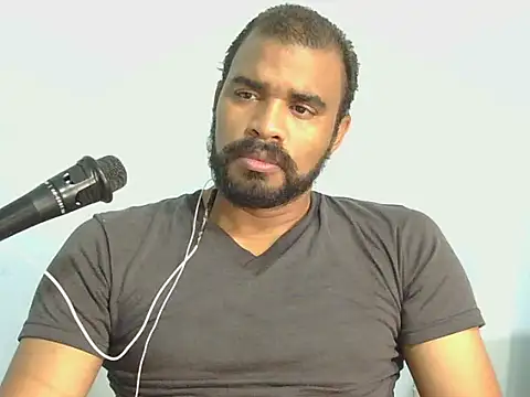 Snapshot of YOX22 chatting on 02-13-26, 01:40 YOX22 online show from 02-13-26, 01:40