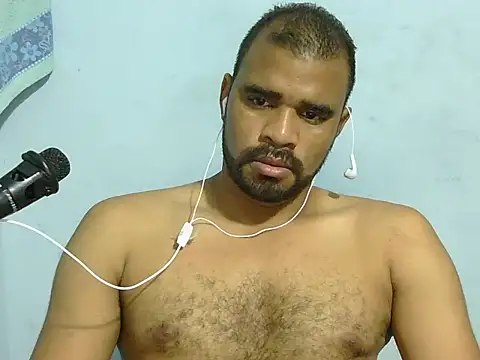 Snapshot of YOX22 chatting on 02-21-26, 07:31 YOX22 online show from 02-21-26, 07:31