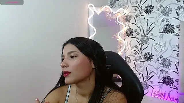 Snapshot of Gaby_tay1 chatting on 05-20-26, 11:27 Gaby tay1 online show from 05-20-26, 11:27