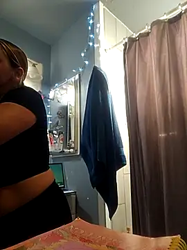 ShysluutGia online show from 12-17-25, 04:02