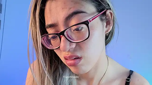 Carolblonde online show from 06-25-26, 10:36