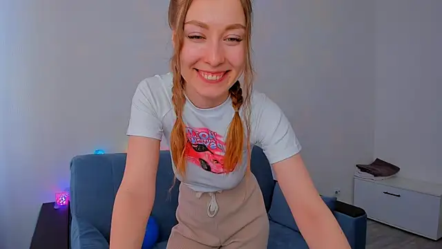 Snapshot of marilinaal chatting on 02-11-25, 07:23 marilinaal online show from 02-11-25, 07:23