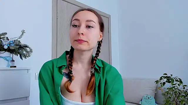 Snapshot of marilinaal chatting on 03-05-25, 06:12 marilinaal online show from 03-05-25, 06:12