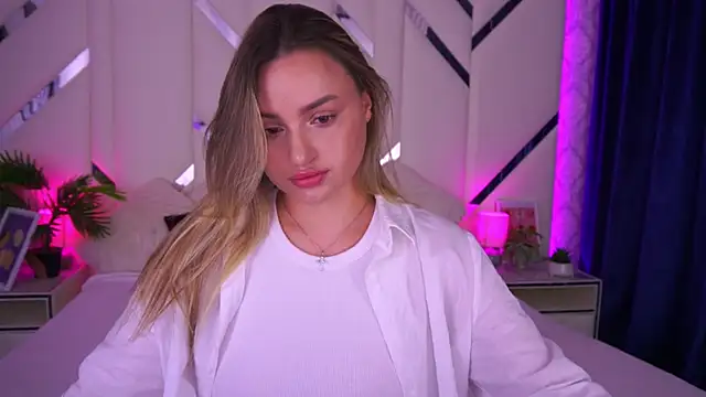 LindsieGreyy online show from 09-24-25, 06:17