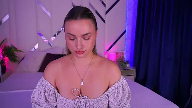 LindsieGreyy online show from 10-09-25, 07:06