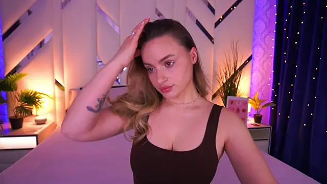 LindsieGreyy online show from 02-27-26, 08:25