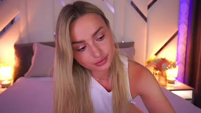 LindsieGreyy online show from 07-11-26, 01:03
