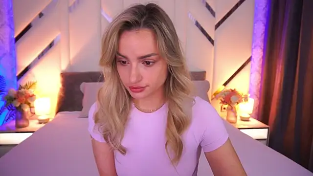 LindsieGreyy online show from 07-16-26, 06:41