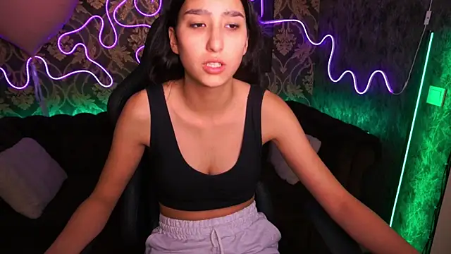 Snapshot of CharmMocco chatting on 02-20-25, 10:37 CharmMocco online show from 02-20-25, 10:37