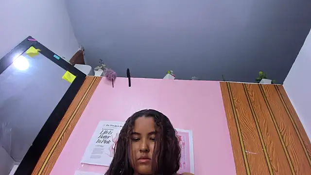 camilagreeco online show from 09-21-25, 02:40